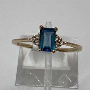 14K Yellow Gold Emerald Cut London Blue Topaz and White Topaz Gemstone Ring NEW